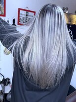 ブレイズヘアー(BLAZEhair) 【ムラ修正】ホワイトシルバーバレイヤージュ×ブリーチ2回