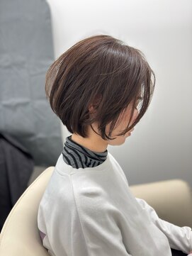 リクラウドヘアアパートメント(re:cloud hair apartment) 丸みショート　ショートボブ　白髪ぼかし