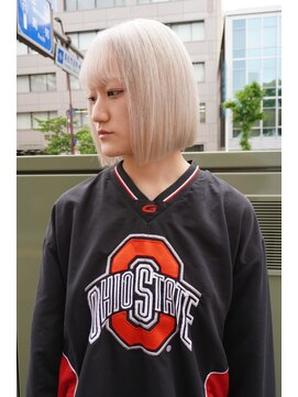 ココモ(KOKOMO) 【三野隼澄】ホワイトカラー×切りっぱなしボブ