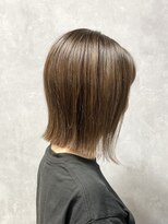 アンバー(Amber)&nbsp;大人ガーリー似合わせカットミディアムレイヤーカット　1