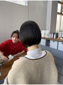 大人女性にもおすすめ、ミニボブショート