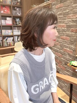 ヘアー ドレッサー パワードール(Hair Dresser) 60代、スウィングパーマで女子力UP!
