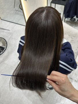ジーナ 吉塚(Zina) 艶髪 ダークグレージュ【福田れん】吉塚美容室 髪質改善 透明感