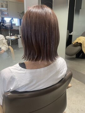 ヘッズ 高木瀬店(HEADS) 切りっぱなしボブ ミルクティーベージュ 外ハネボブ 20代 30代
