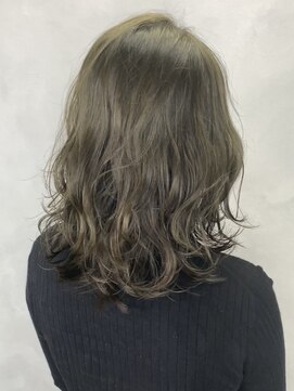 ロアー 葛西店(RAWR hair) 【RAWR】スモーキーアッシュ_レイヤースタイル