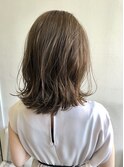 ［新宿］ミディアムレイヤー/極細ハイライト/外ハネ/ベージュ系