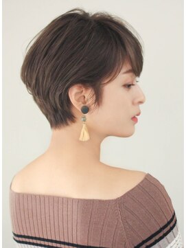 ルアン 上通り(ruen) くびれショート 耳かけ ショートカット ruen 熊本 小顔 前髪あり