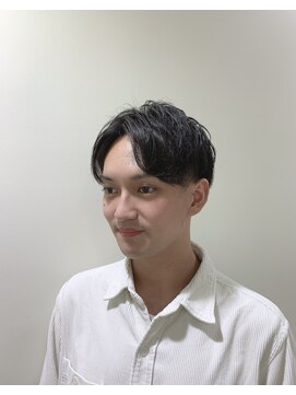 プレミアムバーバー 原宿店(PREMIUM BARBER produce by HIRO GINZA) センターパート×ツーブロック