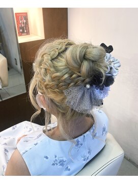 フリーダムエフ(FREEDOM.F) お団子フルアップヘアセット