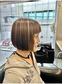 ハイライトブリーチ × 丸みボブ