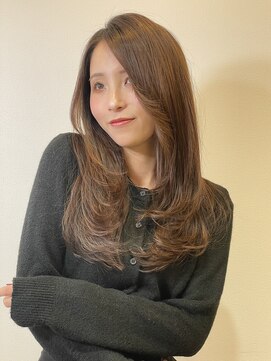 レヴィア(REVIA) おとなレイヤースタッフベージュ