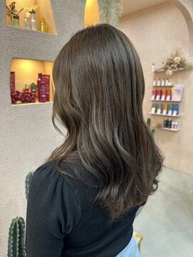 トリコ アヴェダ ららテラス北綾瀬(tricot AVEDA) オリーブ/ロングヘア/透明感