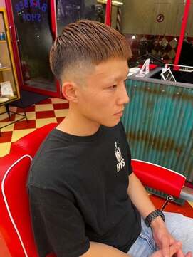 キングスマントーキョー 立川店(KINGSMAN TOKYO) クロップ