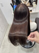 ラナ(Lana)&nbsp;【Lana】深みと艶を纏う、リュクスブラウンストレート