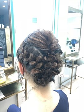 アトリエ タキ(atelier.taki) atelier.taki坂根*あみこみシニヨン