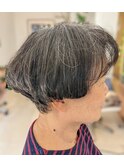 クセ毛をいかしたツーブロックスタイル