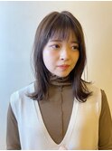 大人可愛いナチュラルブラウンミディアムヘア