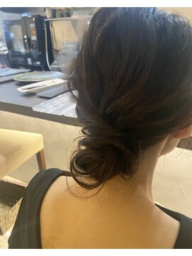 ロニ(Roni) ルーズシニヨン