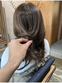 ベージュカラー