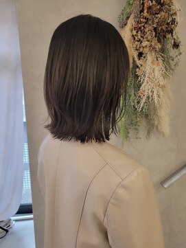 ヴィサージュメゾン(VISAGE maison) くびレイヤー×抜け感ミディ