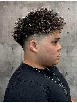 メゾンフォーメン トアロード(Maison for men TorRoad) ツイストパーマ　ショートヘア　メンズパーマ　ホワイトメッシュ