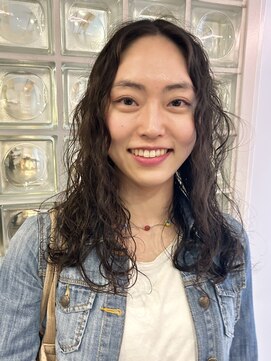 ナループロアツム(Nalu pu loa Tsum) ミディアムパーマ/外国人風パーマ/ウェーブパーマ