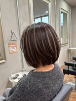 ヘアプレイスソル (HAIR PLACE SoL)&nbsp;ショートボブ/ハイライトカラー/白髪ぼかし