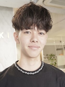 スリバー(sliver) ブリーチハイライト髪質改善ダブルカラーレイヤーカット