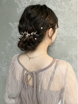コトナ(kotona) シニヨンヘアセット結婚式お呼ばれヘアセットアップスタイル渋谷