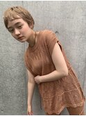 ショートヘア ベージュ オン眉 ブリーチ