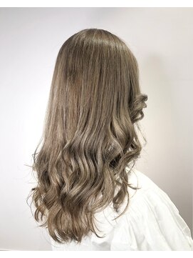 リーオオサカ(Lee Osaka) ミルクティーグレージュ