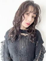 ココ 原宿(KOKO)&nbsp;黒髪小顔クラゲヘアーオリーブグレーココアベージュウルフ