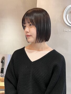 ミニボブぷつっとボブ切りっぱなしボブぱっつん前髪