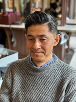 ザマンリバレッジニューヨーク(THE MAN LeverageNewYork)&nbsp;大人海外メンズ七三分けサイドパートフェードカット：尾上　雄輝