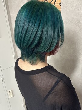 ルノン フィージュ(LUNON fieju) グリーン×レッドカラー/ケアブリーチ/デザインカラー/ショート