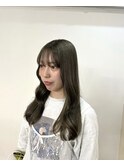 オリーブベージュ