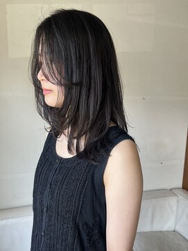 タヴィ(Tavi) 大人のくびれミディアムレイヤー/くびれヘア/レイヤーカット