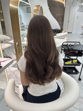 ロンドルピナス 小倉(Lond Lupinus) ミディアムレイヤーカット/似合わせカット/大人ガーリー/20代