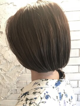 セライロ 千葉(celilo) celilo【セライロ】小林卓真　スッキリ納まるショートボブ