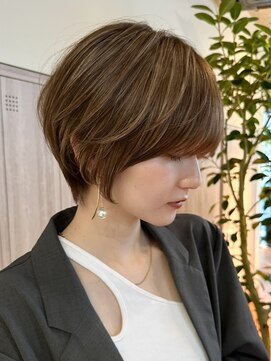 ヨロ 小岩(YOLO) ハイライトショートヘアダブルカラーイルミナカラーオージュア