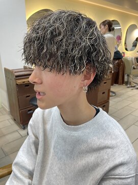 テトラ バイ ネオリーブ 横浜西口店(tetra by neolive) 横浜★ツイストパーマスパイラル