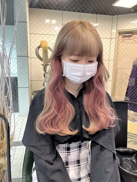 ヘアーアンドメイク ビス(HAIR&MAKE bis) ベージュ×ピンク/ハイトーンインナー☆【多田　華歌】