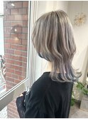 20代30代ウルフカットハイトーンシルバーブルーインナー裾カラー