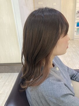 フェイバリットビューティシャルム(Favorite Beauty Charme) イヤリングカラー×ピンクベージュ×やる巻きスタイル
