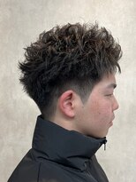 インフィニィト ネオ(INFINITO NEO) ツーブロックベースのスパイキーセット