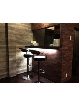 お洒落なバーバーが手掛ける隠れ家サロン◇ライフスタイルに合わせた提案と丁寧な施術が好評◎