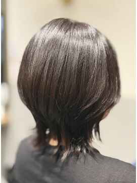 アンジー(Angee) 膨らみやすい髪をウルフで収まりよく