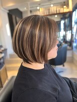 カットカットカットヴェンティ(Cut!Cut!Cut!VENTI)&nbsp;ステップボーンカットで大人のハイライトボブ