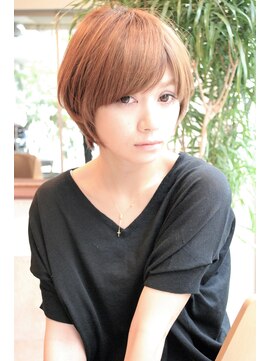 レウナ 外苑前(Reuna) 【３０代・４０代・５０代】大人の女性に人気のひし形ショート