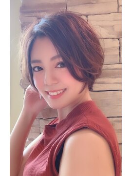 レウナ 外苑前(Reuna) 大人可愛い小顔ニュアンスショート ショートボブ30代40代に人気